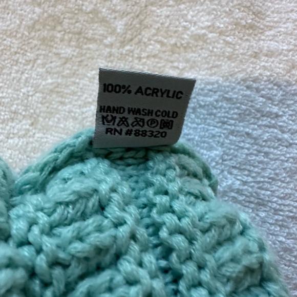 C.C. Baby beanie with pom poms mint green very good condition - Picture 6 of 8